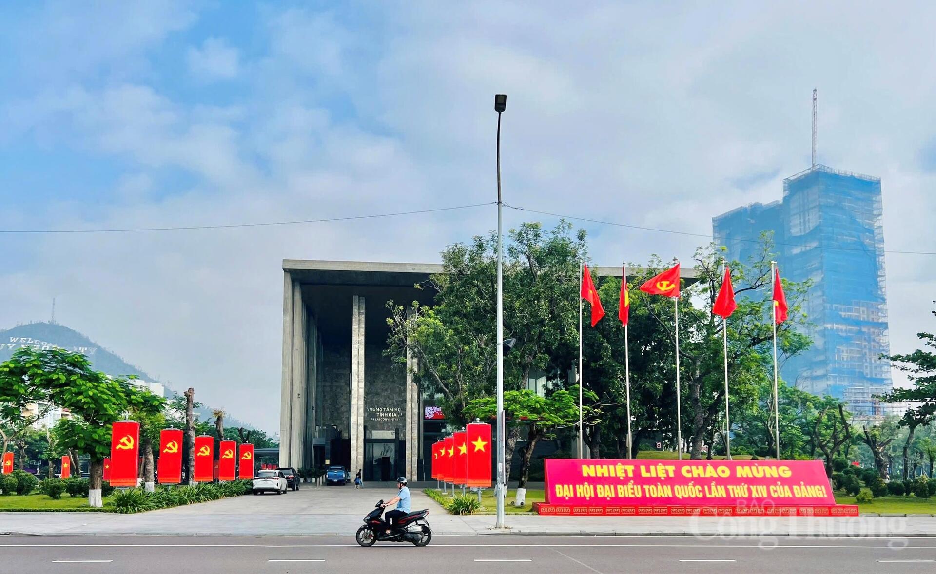 Gia Lai rực sắc cờ hoa chào mừng Đại hội lần thứ XIV của Đảng - 2