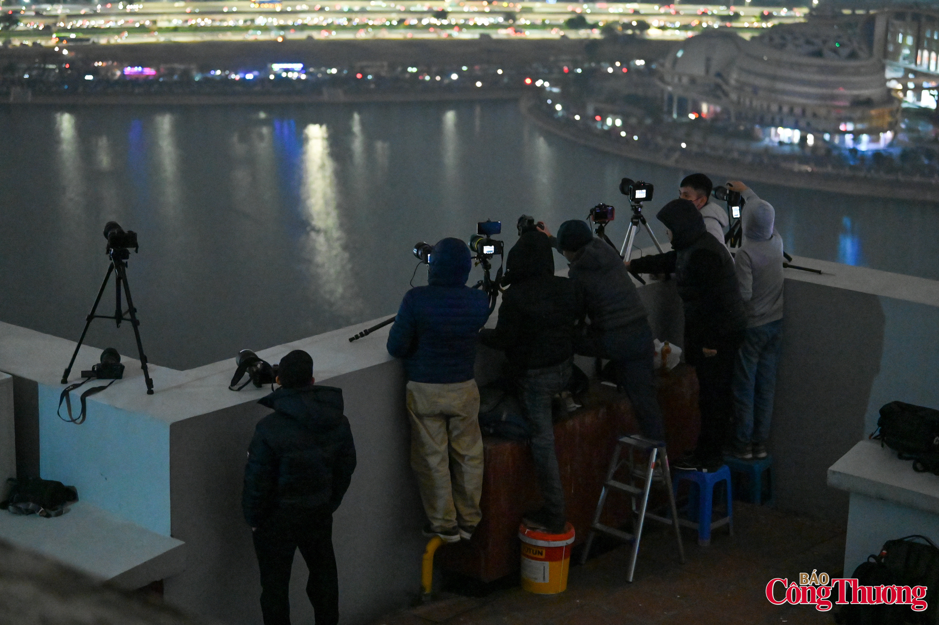 Mãn nhãn màn pháo hoa chào mừng thành công Đại hội XIV của Đảng - 3