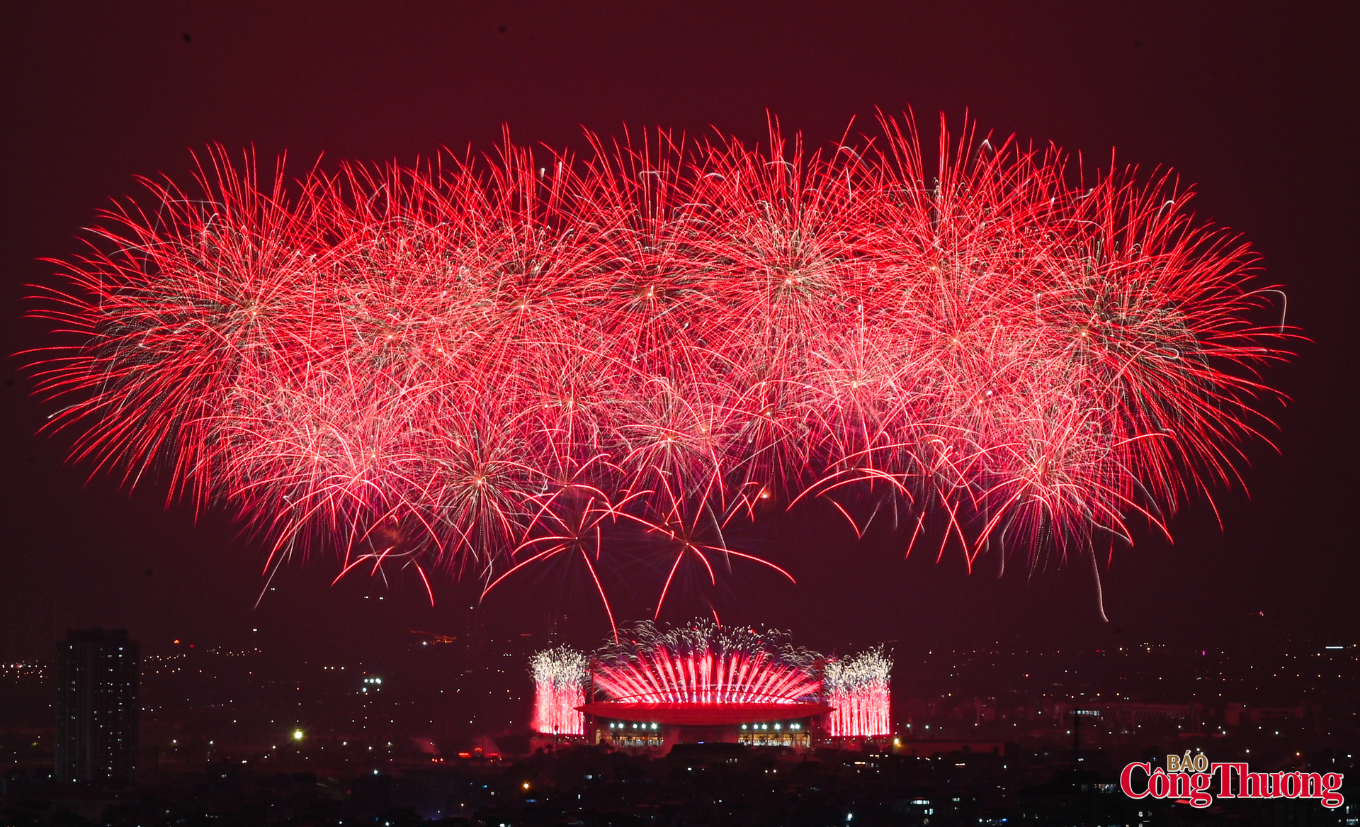 Mãn nhãn màn pháo hoa chào mừng thành công Đại hội XIV của Đảng - 6