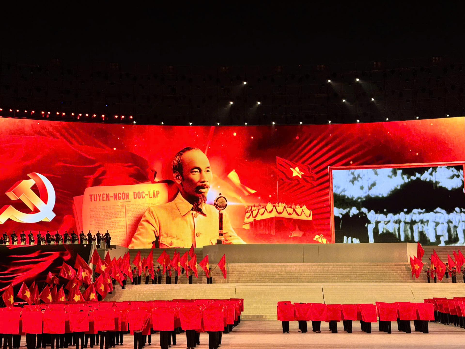 Chương trình nghệ thuật đặc biệt 'Dưới lá cờ vẻ vang của Đảng' - 11