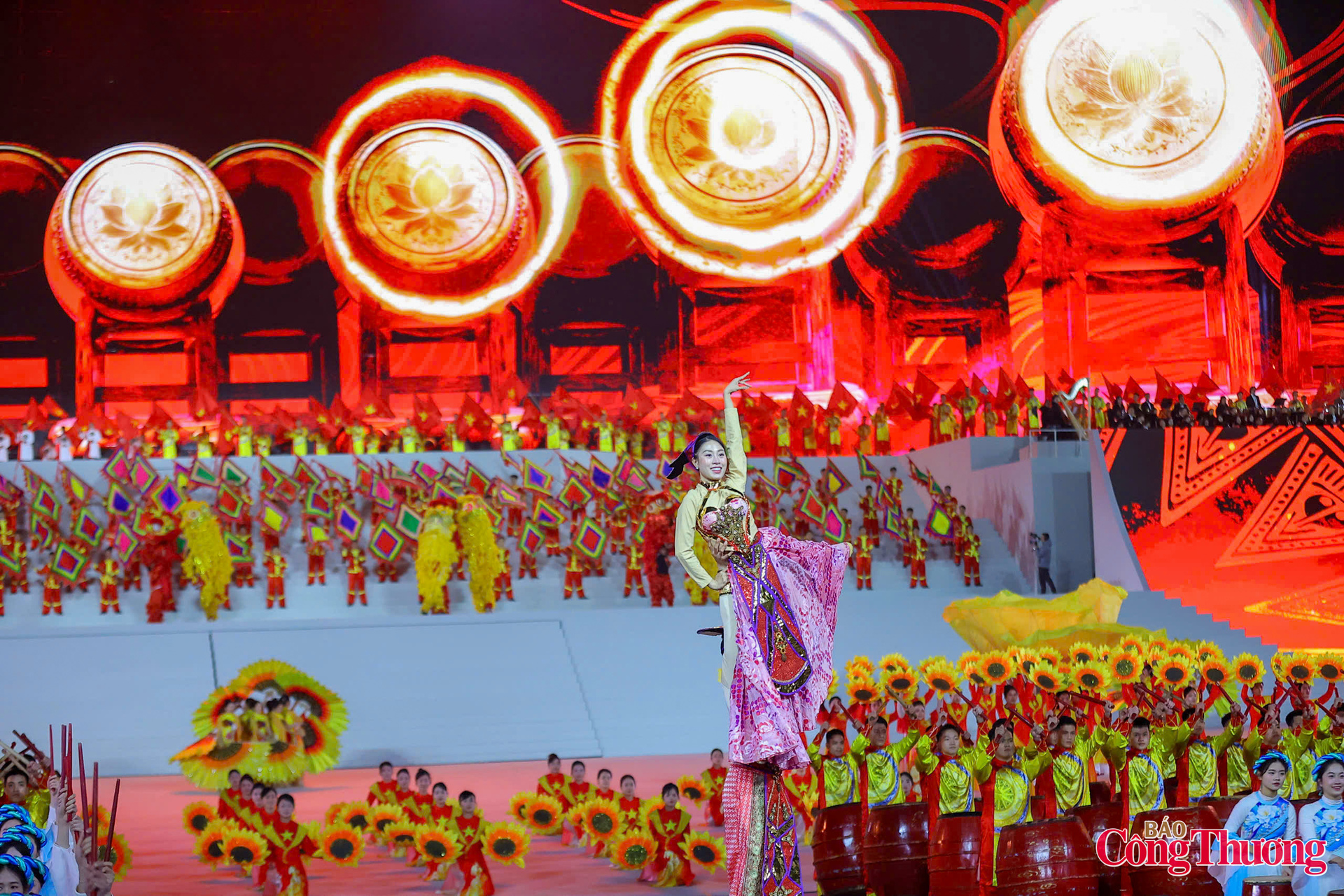 Chương trình nghệ thuật đặc biệt 'Dưới lá cờ vẻ vang của Đảng' - 7