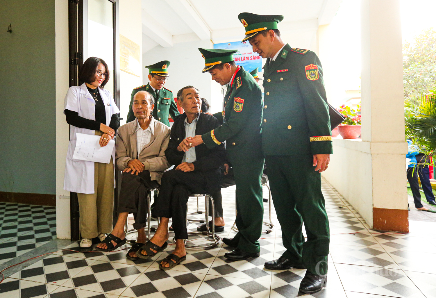 Ấm tình quân dân nơi biên giới Hà Tĩnh - 13