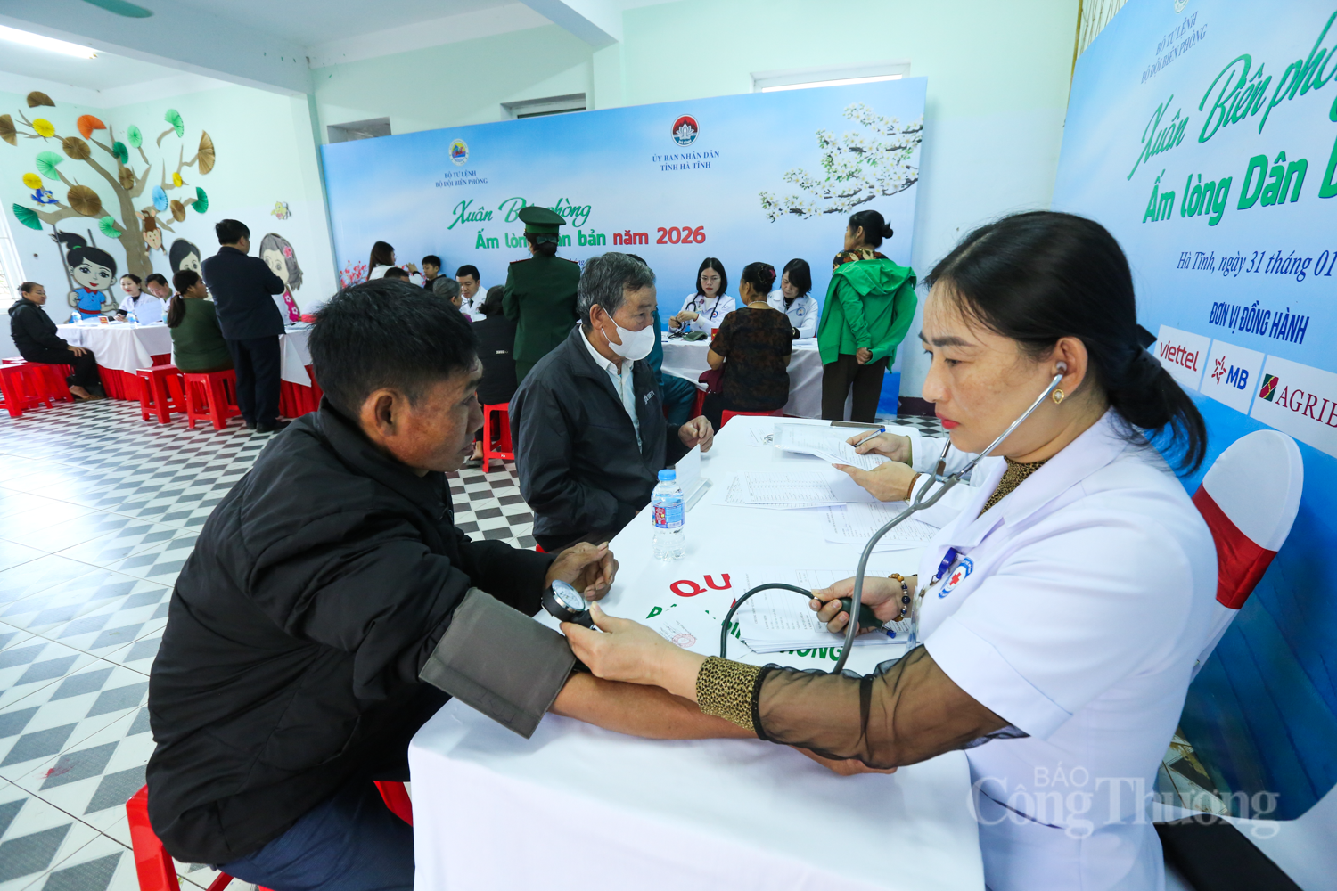 Ấm tình quân dân nơi biên giới Hà Tĩnh - 3