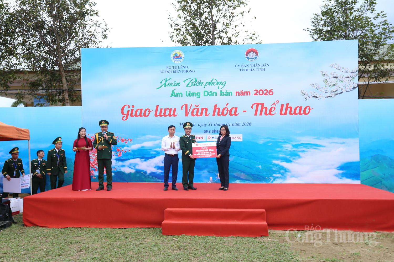 Khai mạc chương trình “Xuân Biên phòng ấm lòng dân bản" tại Hà Tĩnh - 12