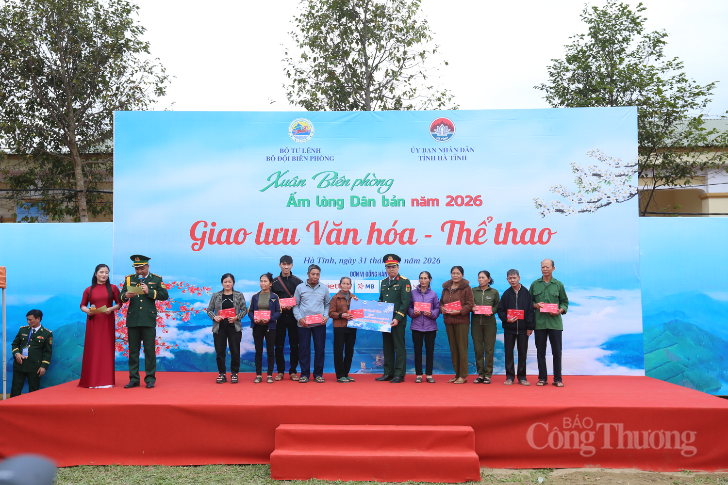 Khai mạc chương trình “Xuân Biên phòng ấm lòng dân bản" tại Hà Tĩnh - 13