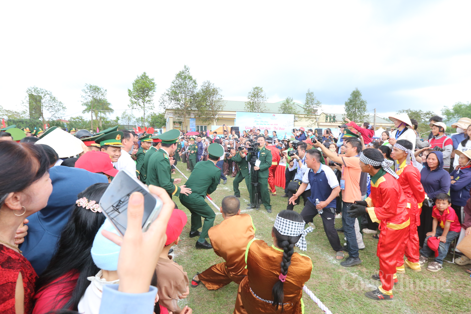 Khai mạc chương trình “Xuân Biên phòng ấm lòng dân bản" tại Hà Tĩnh - 7