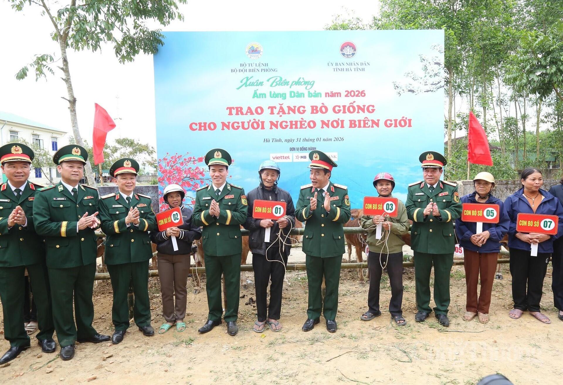 Ấm tình Xuân Biên phòng tại vùng cao Hà Tĩnh - 14