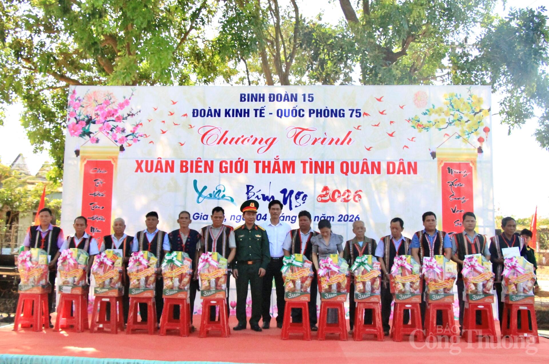 Gia Lai: Chăm lo Tết cho đồng bào biên giới Ia O - 11