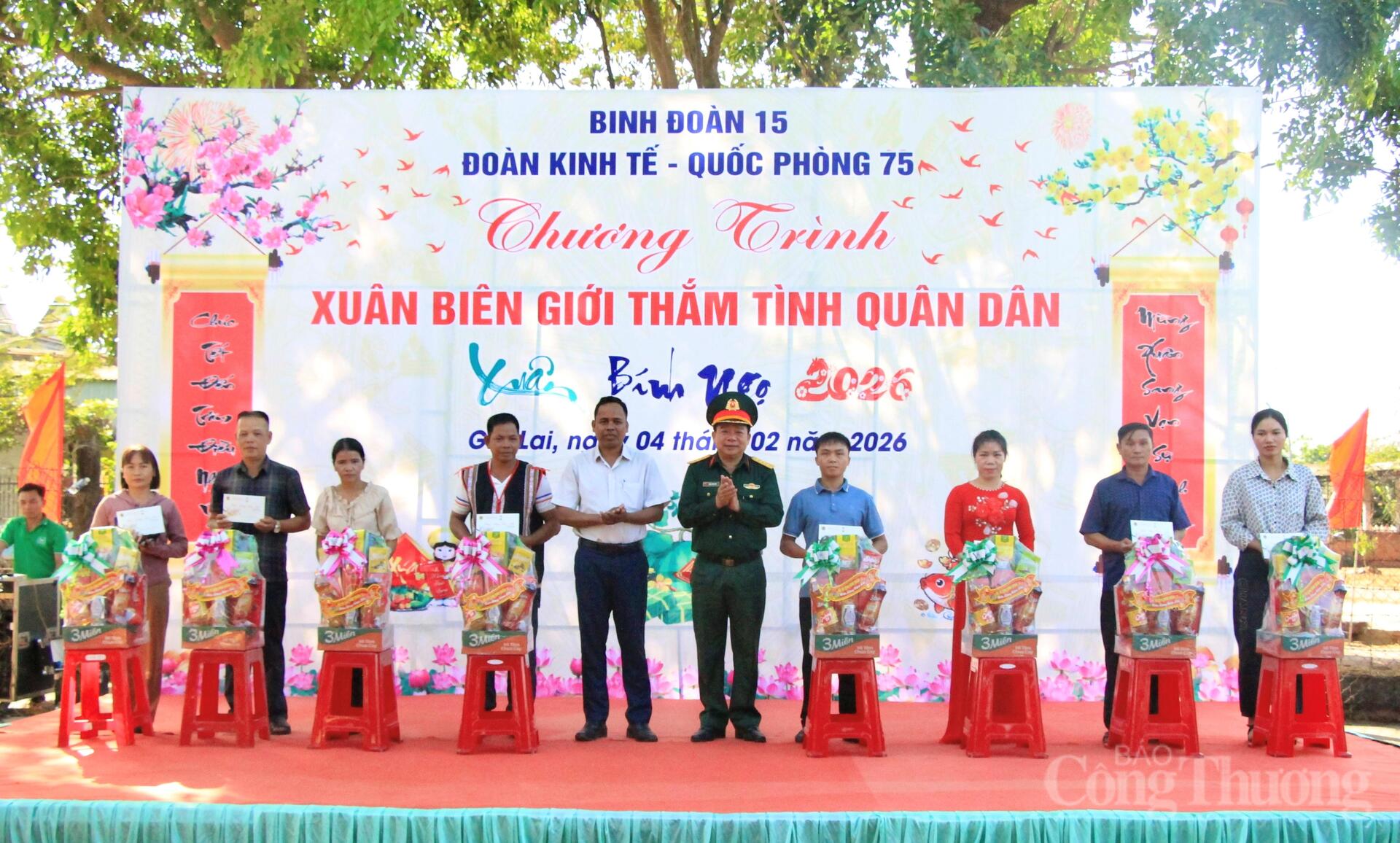 Gia Lai: Chăm lo Tết cho đồng bào biên giới Ia O - 12