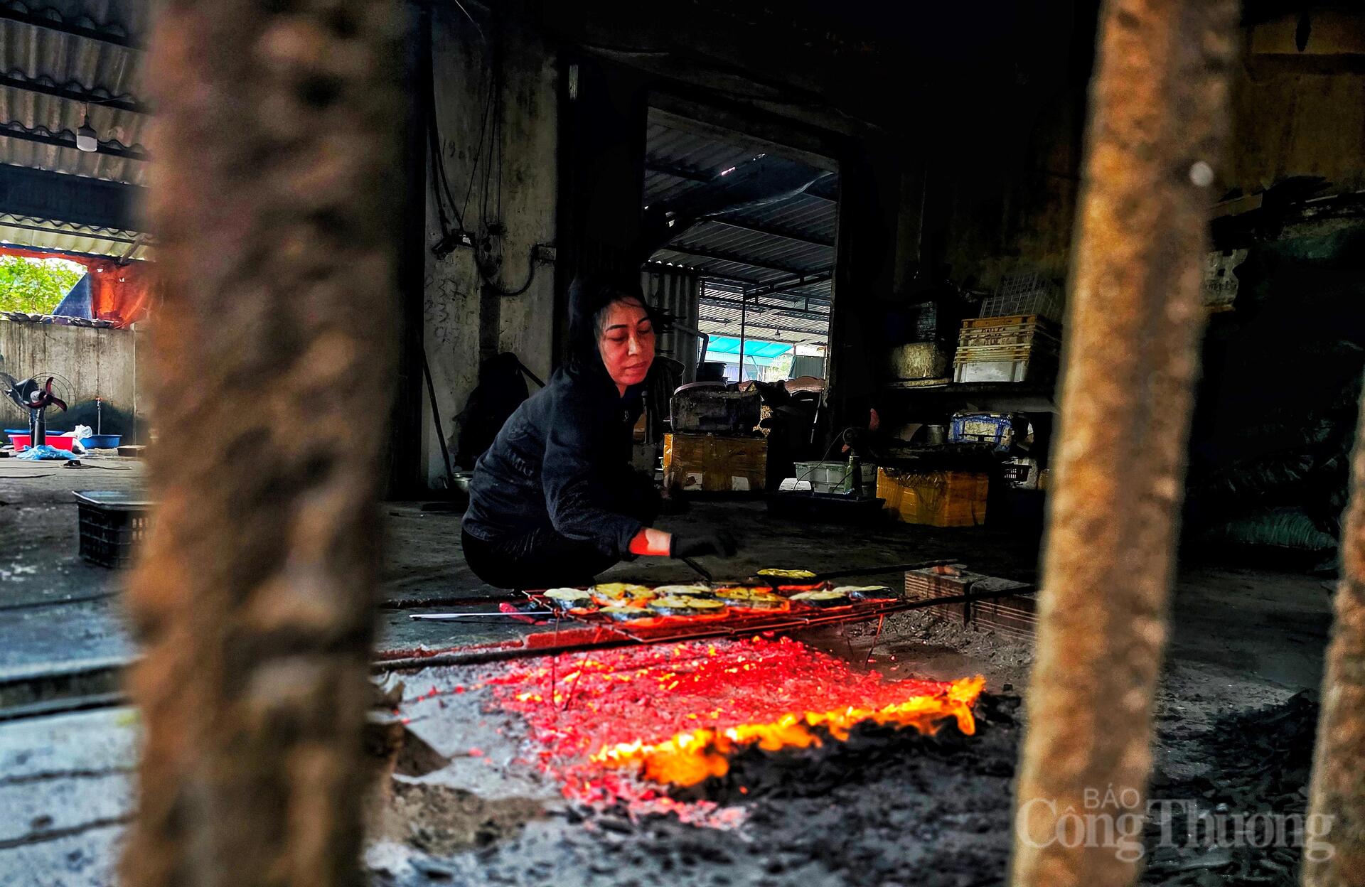 Nghề 'hun mắt' hái ra tiền ở thủ phủ cá nướng Hà Tĩnh - 18