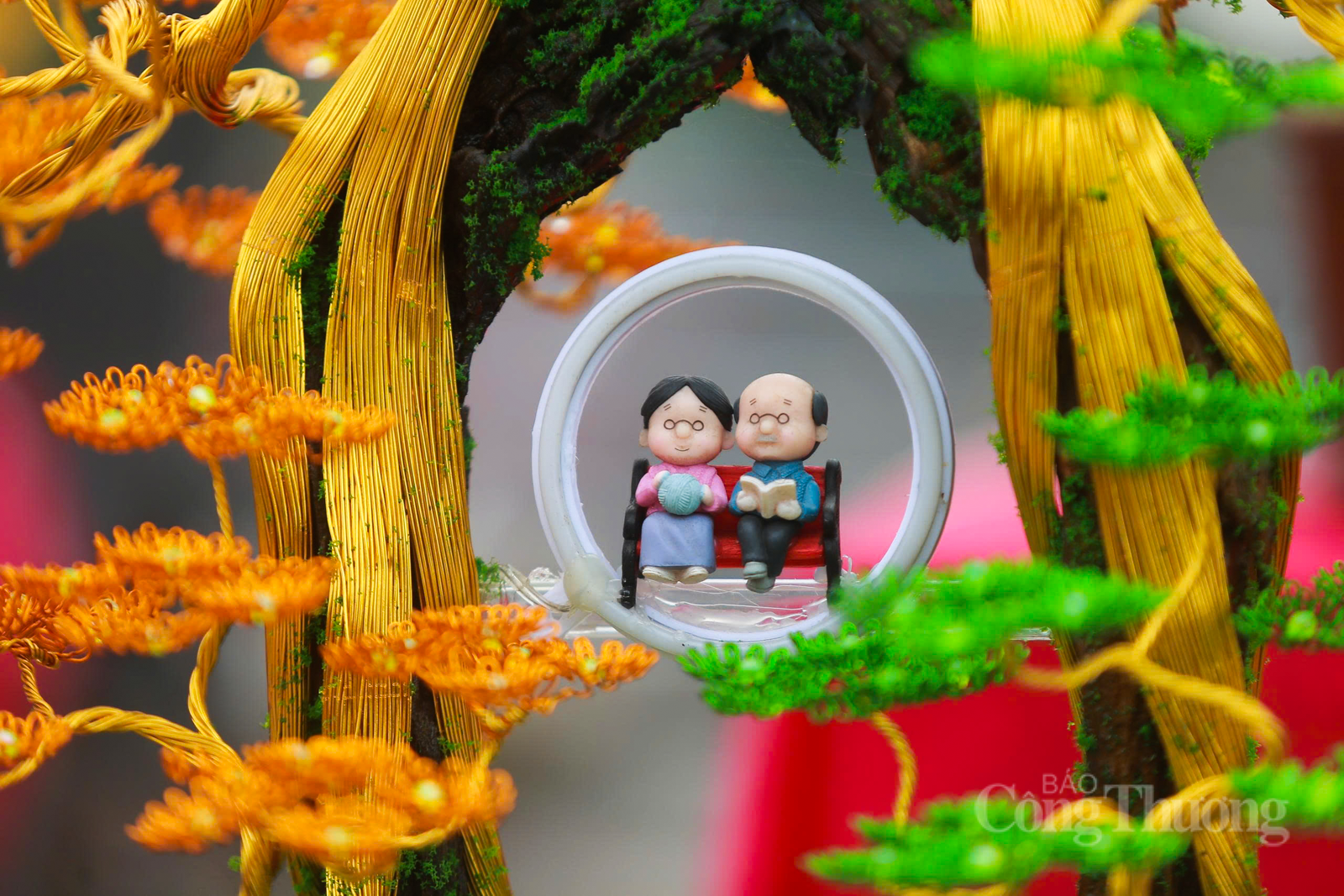 Bonsai bằng dây đồng ‘hút khách’ dịp cận Tết tại Hà Tĩnh - 13