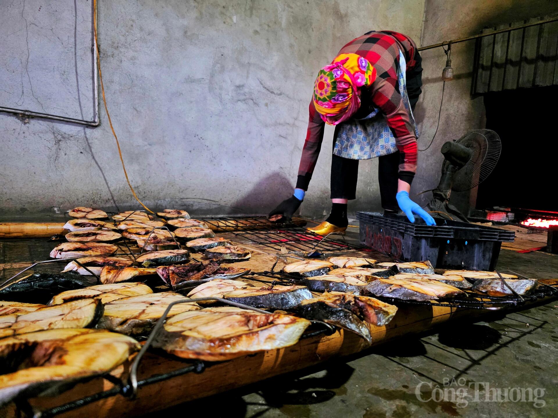 Nghề 'hun mắt' hái ra tiền ở thủ phủ cá nướng Hà Tĩnh - 15