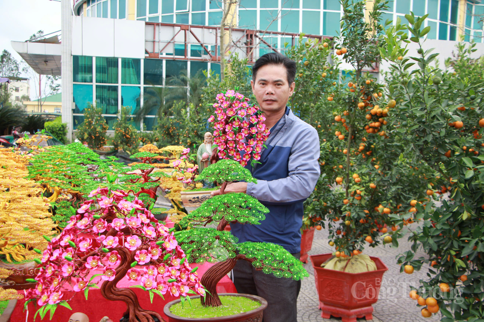 Bonsai bằng dây đồng ‘hút khách’ dịp cận Tết tại Hà Tĩnh - 15