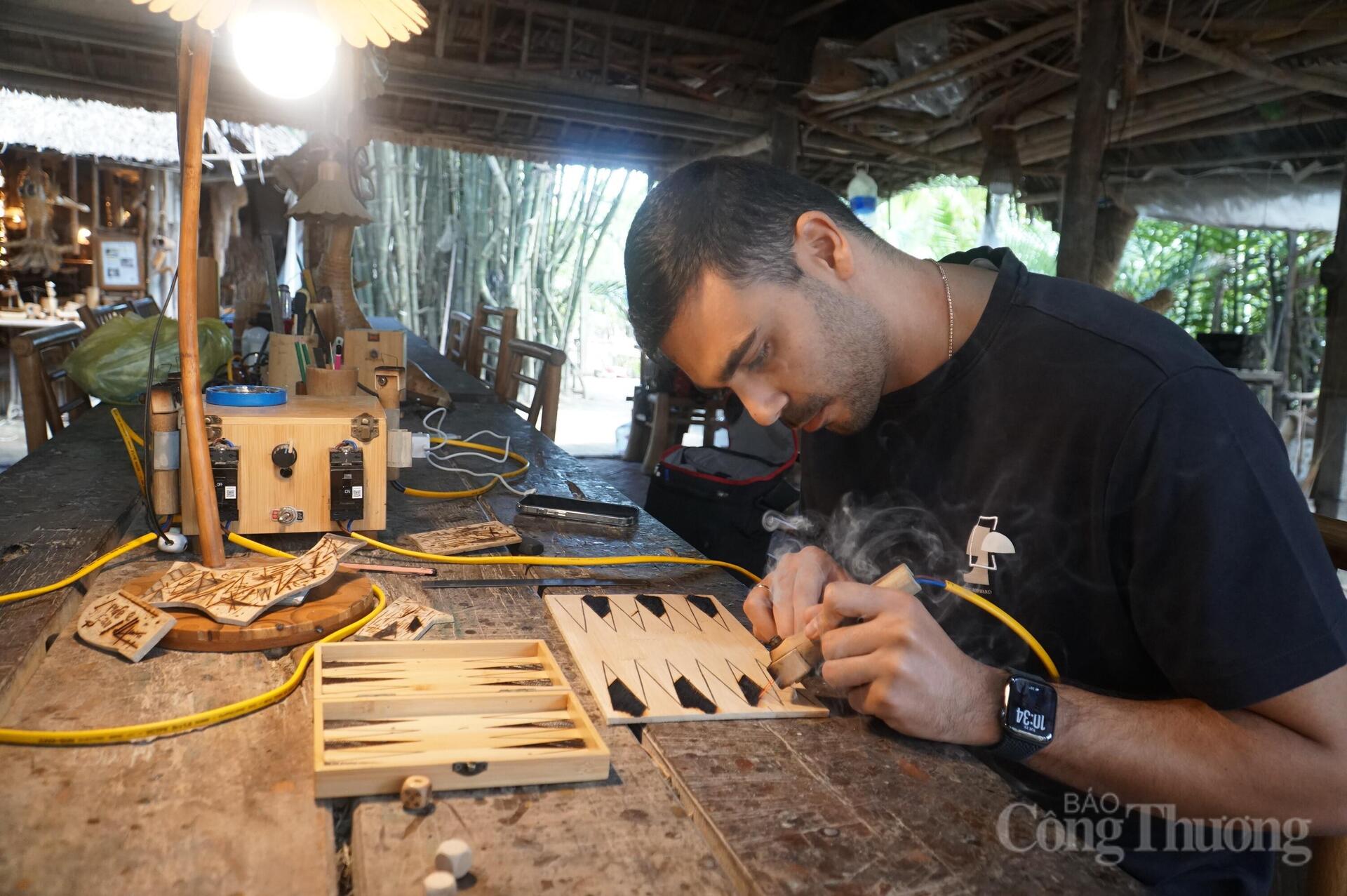 Nghệ nhân Hội An nâng tầm tre Việt - 14