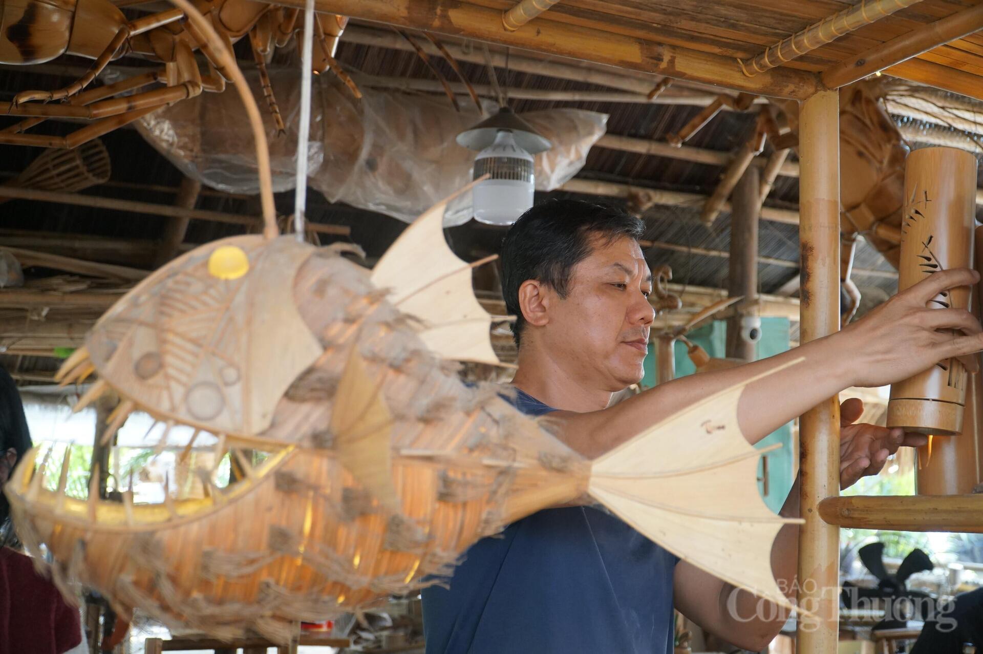 Nghệ nhân Hội An nâng tầm tre Việt - 1