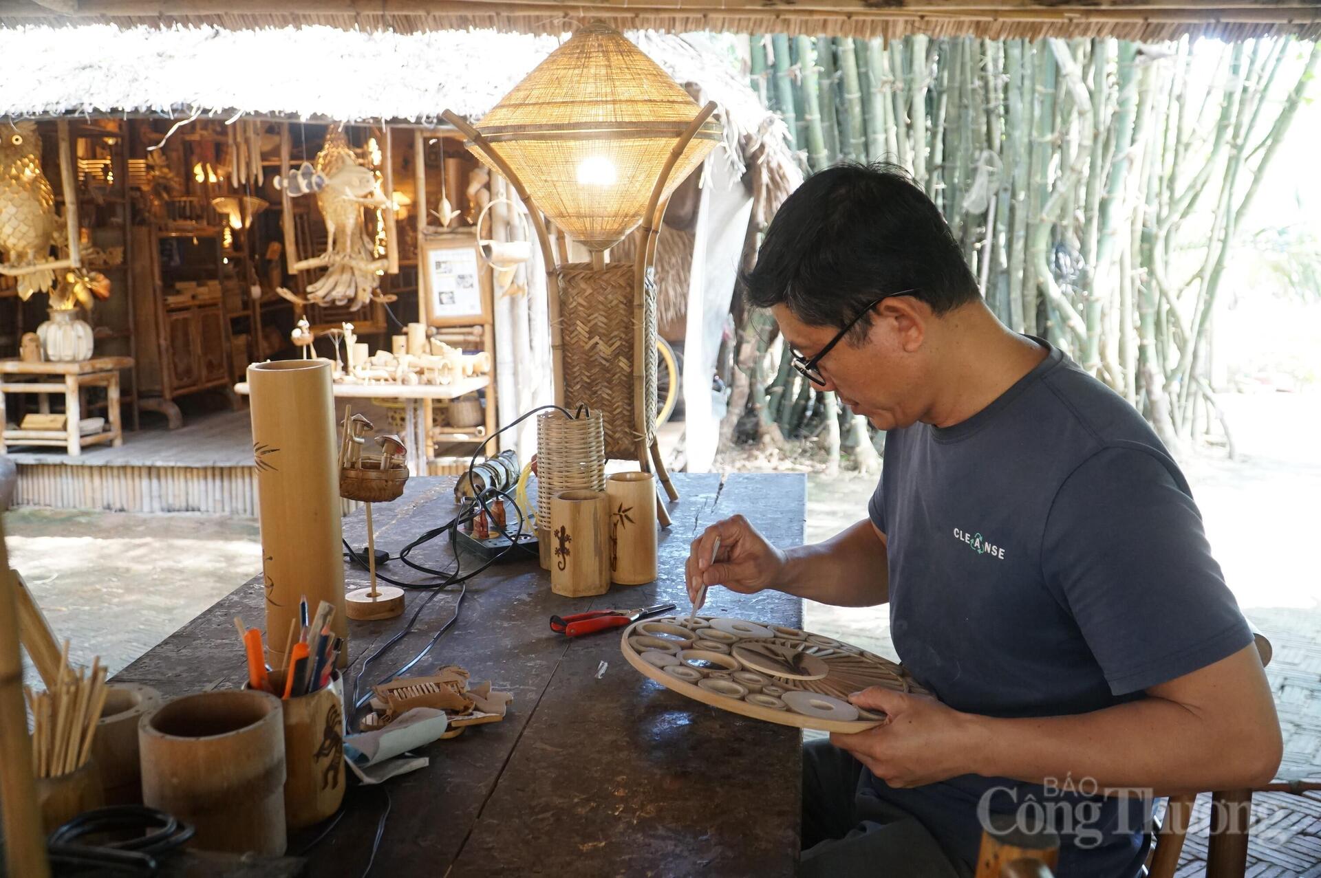 Nghệ nhân Hội An nâng tầm tre Việt - 7