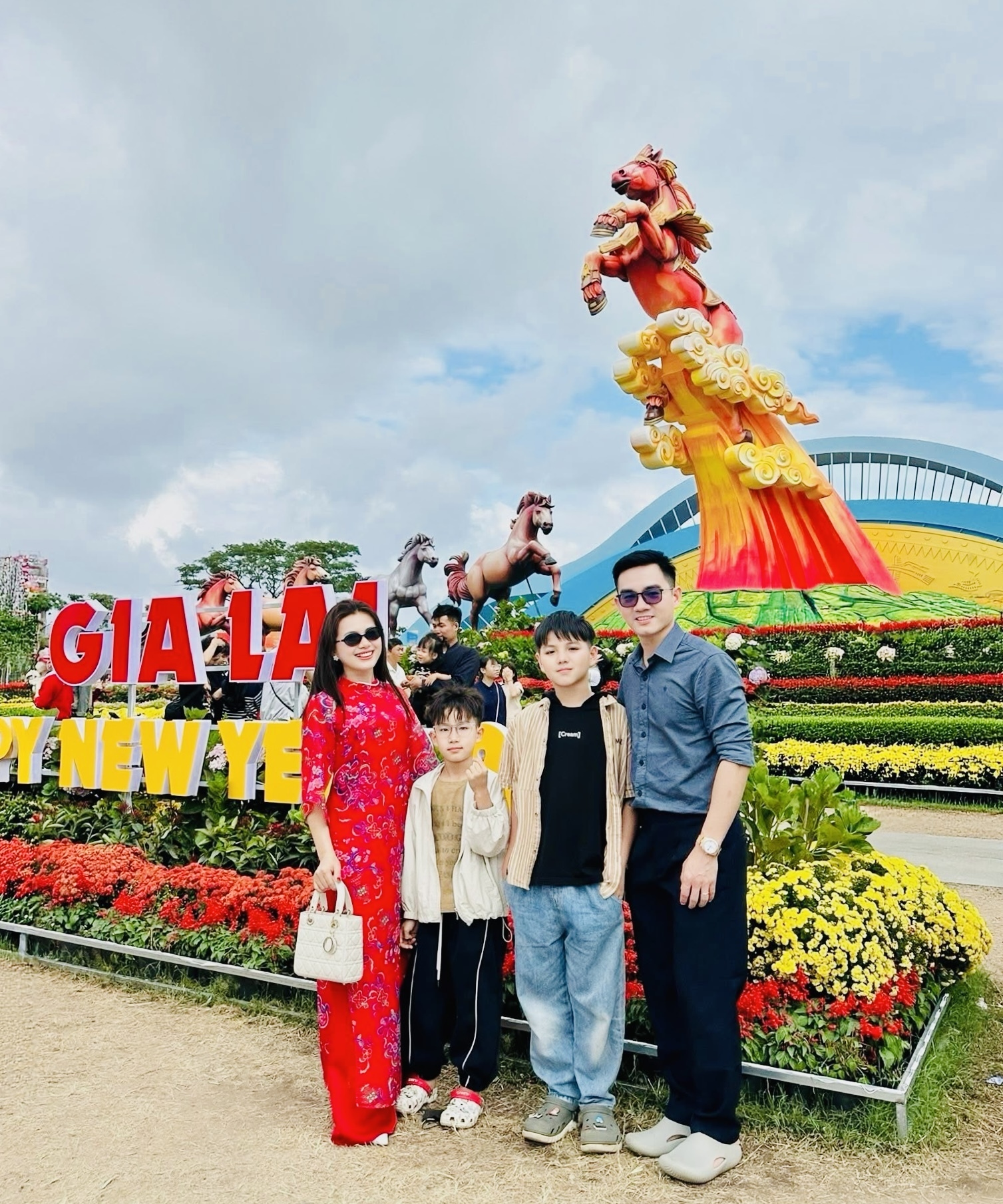 Gia Lai: Cụm linh vật gây 'sốt', hút khách tham quan - 4