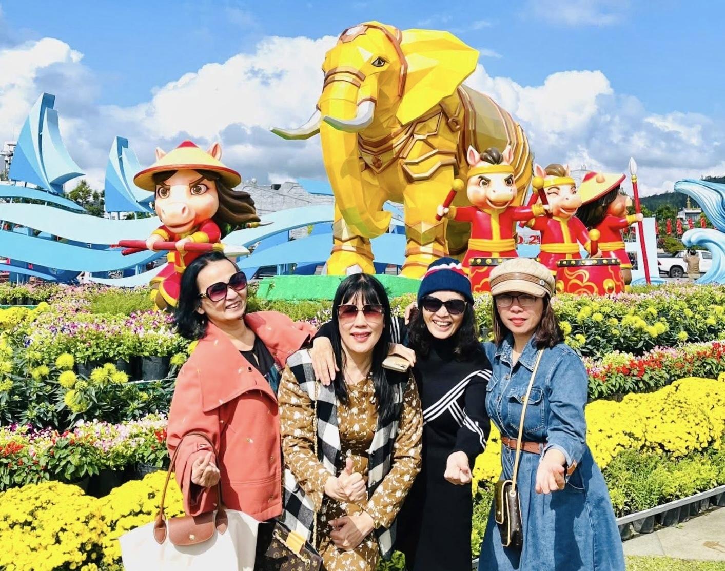 Gia Lai: Cụm linh vật gây 'sốt', hút khách tham quan - 7