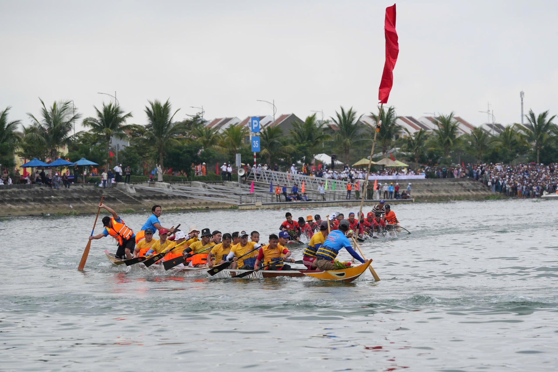 Đà Nẵng: Sôi nổi giải đua thuyền truyền thống đầu xuân - 13