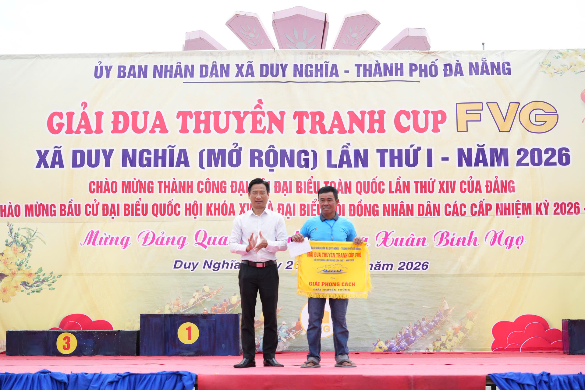 Đà Nẵng: Sôi nổi giải đua thuyền truyền thống đầu xuân - 21