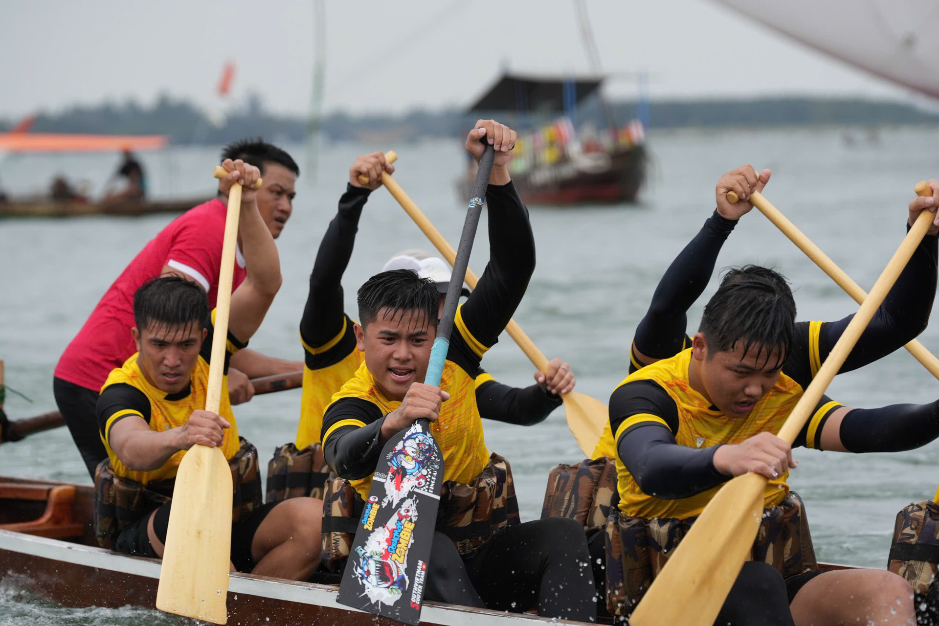 Đà Nẵng: Sôi nổi giải đua thuyền truyền thống đầu xuân - 9