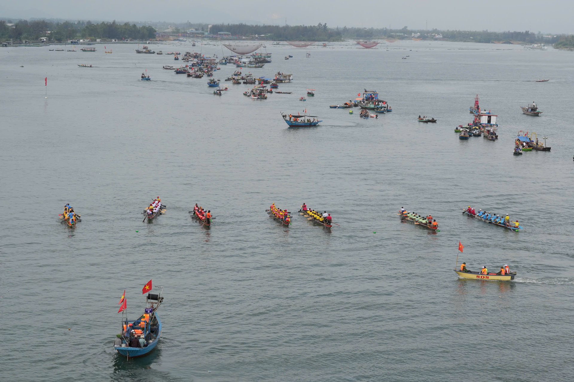 Đà Nẵng: Sôi nổi giải đua thuyền truyền thống đầu xuân - 1