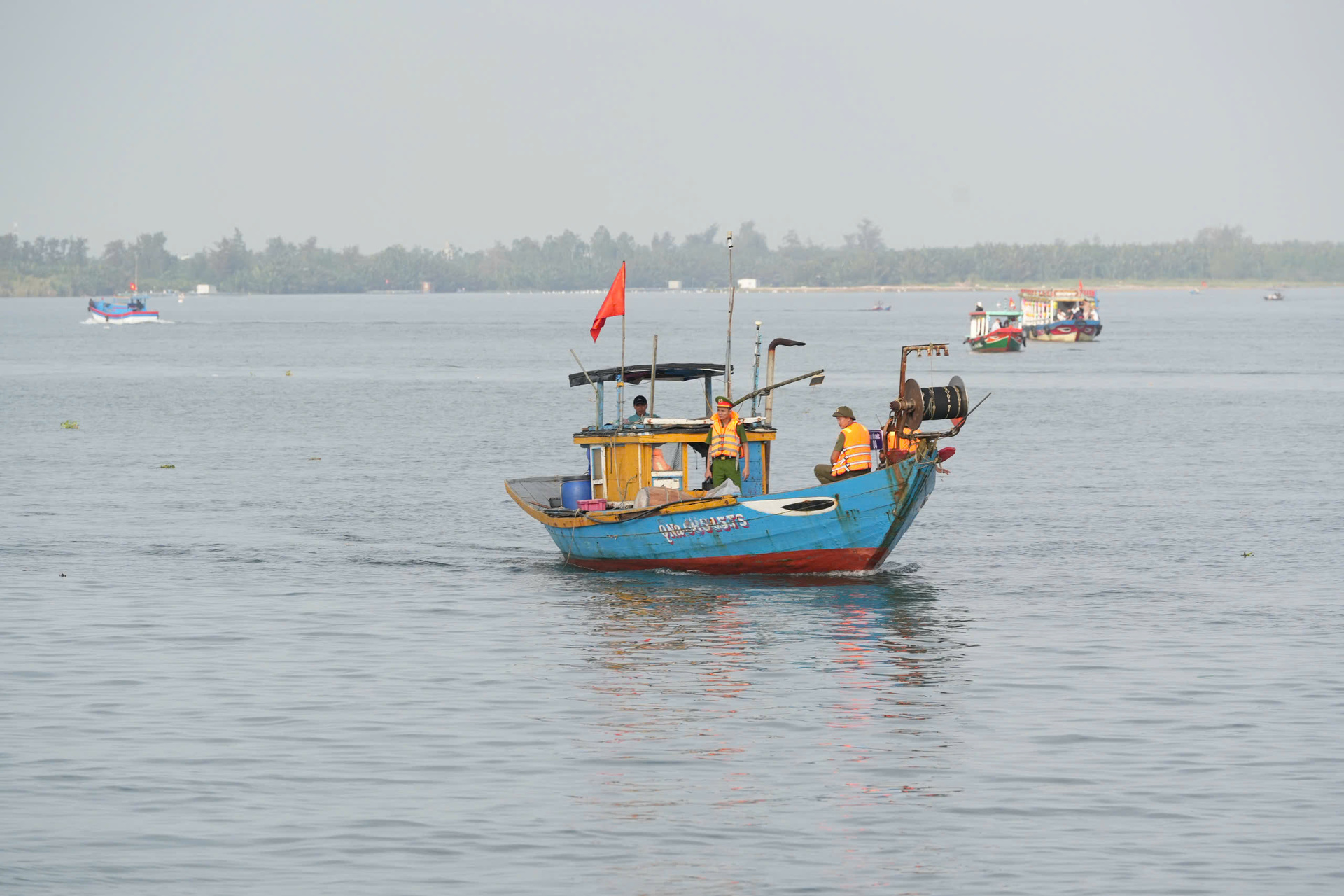 Đà Nẵng: Sôi nổi giải đua thuyền truyền thống đầu xuân - 18