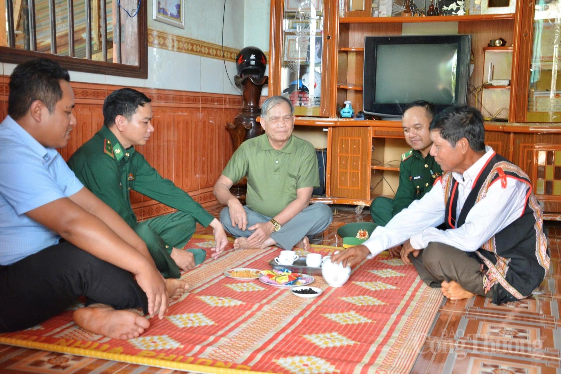 Ngày bầu cử ở vùng đất biên cương - 7