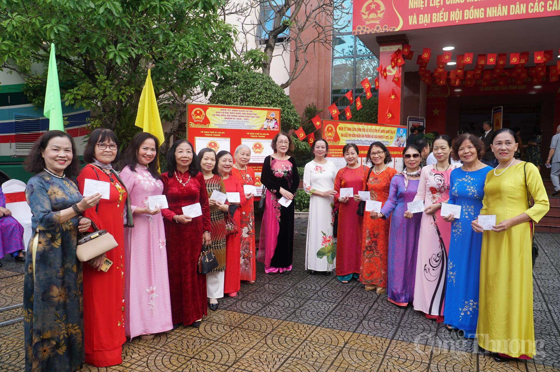 Một số hình ảnh cử tri Đà Nẵng tham gia bầu cử - 32