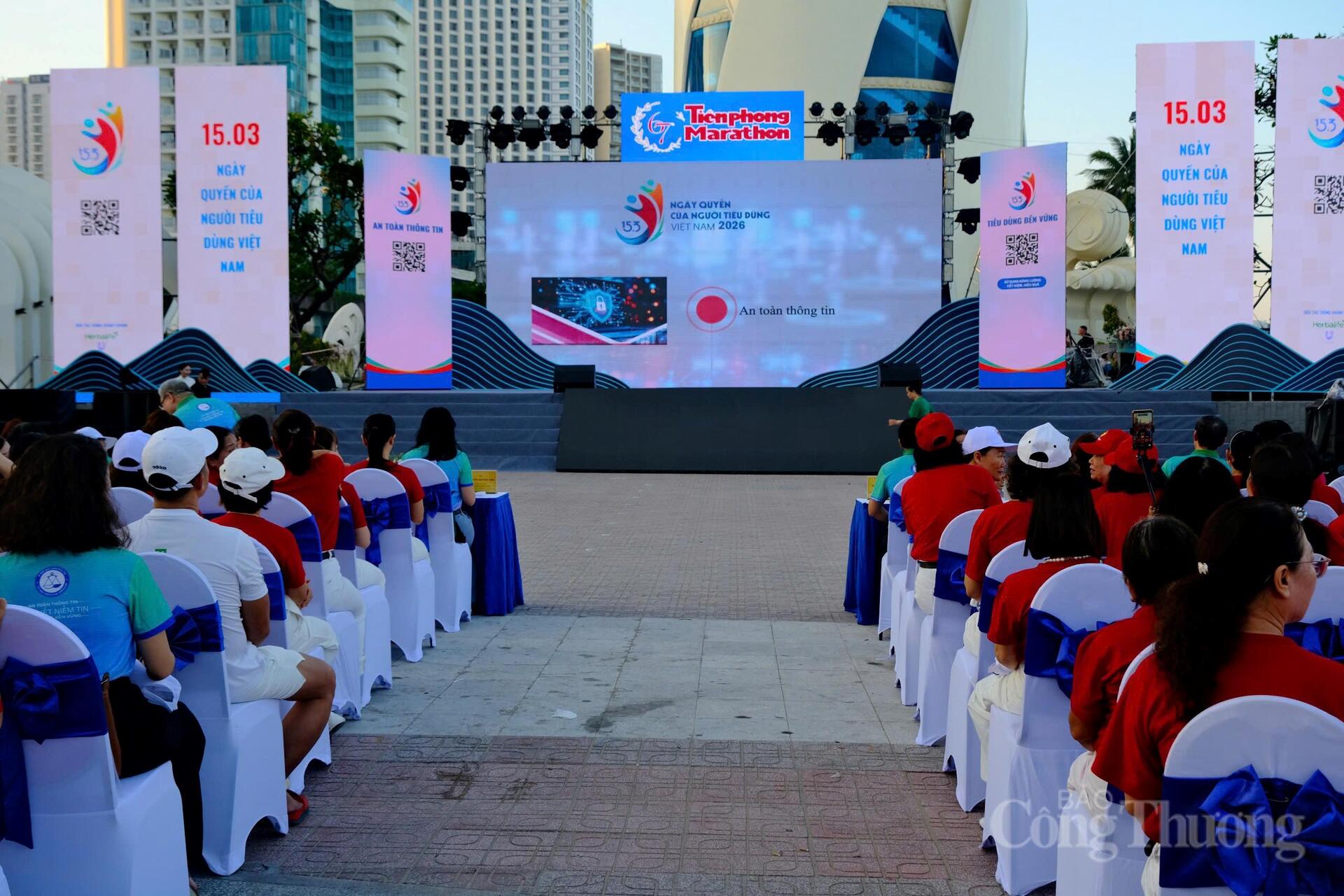 Mở đầu chuỗi hoạt động hưởng ứng Ngày Quyền của Người tiêu dùng năm 2026 là chương trình nghệ thuật "Khiêu vũ xanh vì người tiêu dùng". Ảnh: Lê Sơn