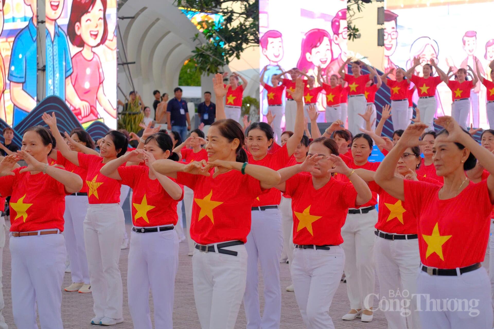 Đây là hoạt động khởi động, tạo đà truyền thông và thu hút sự quan tâm của xã hội trước khi diễn ra Lễ phát động quốc gia hưởng ứng Ngày Quyền của Người tiêu dùng Việt Nam năm 2026, dự kiến tổ chức vào chiều 28/3 tại Quảng trường 2/4. Ảnh: Lê Sơn