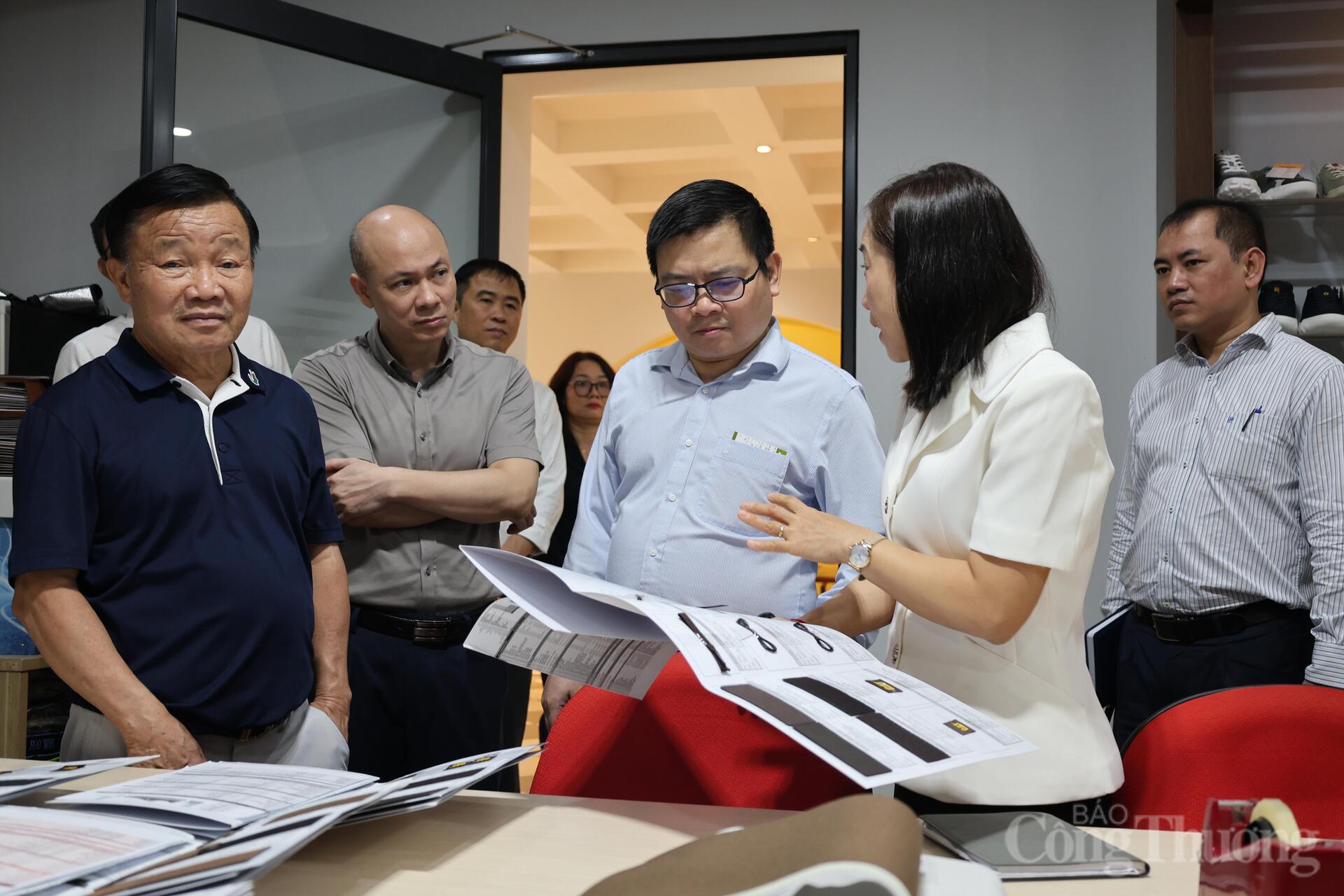 Thứ trưởng Trương Thanh Hoài làm việc với Hiệp hội Da giày – Túi xách Việt Nam - 11