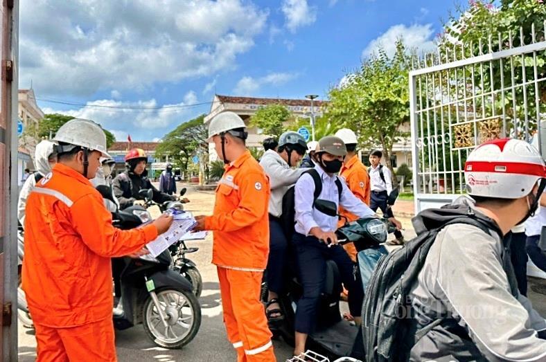 Thu hẹp khoảng cách 'chủ trương - thực tiễn' trong tiết kiệm điện - 10