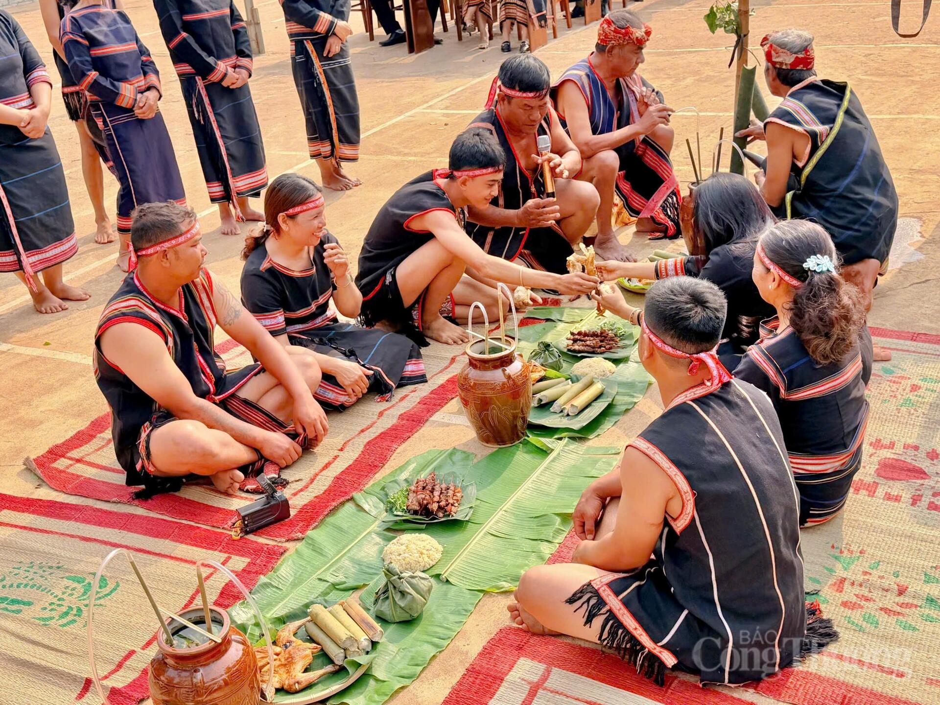 Đặc sắc nghi lễ cưới hỏi truyền thống của người Jrai - 5