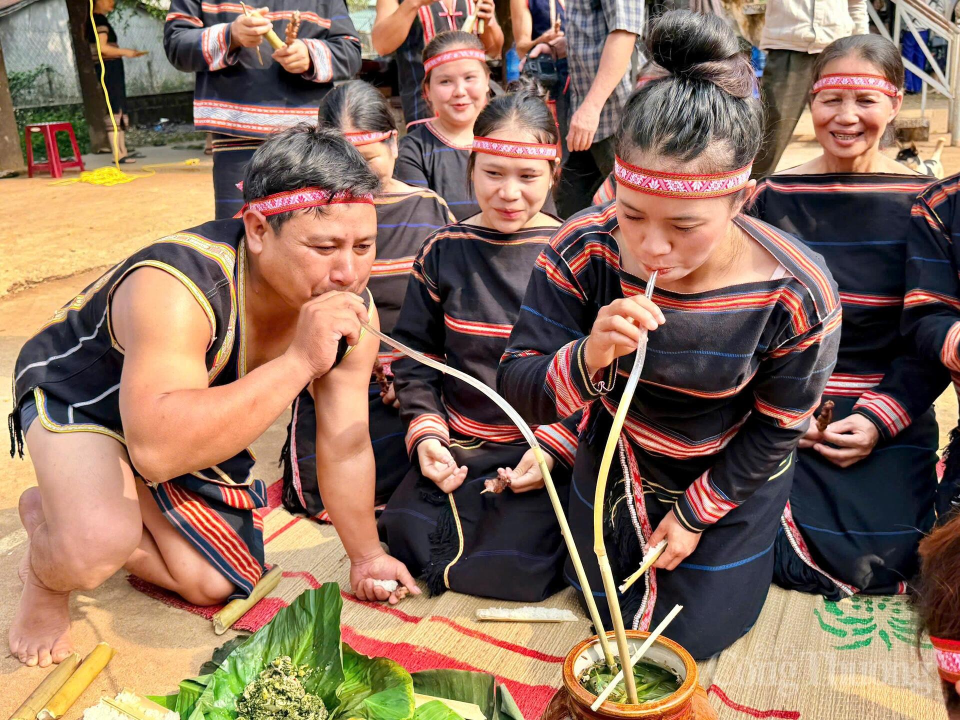 Đặc sắc nghi lễ cưới hỏi truyền thống của người Jrai - 13