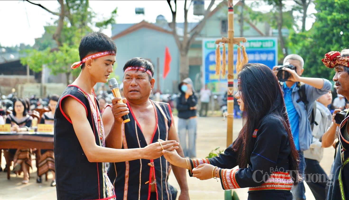 Đặc sắc nghi lễ cưới hỏi truyền thống của người Jrai - 8