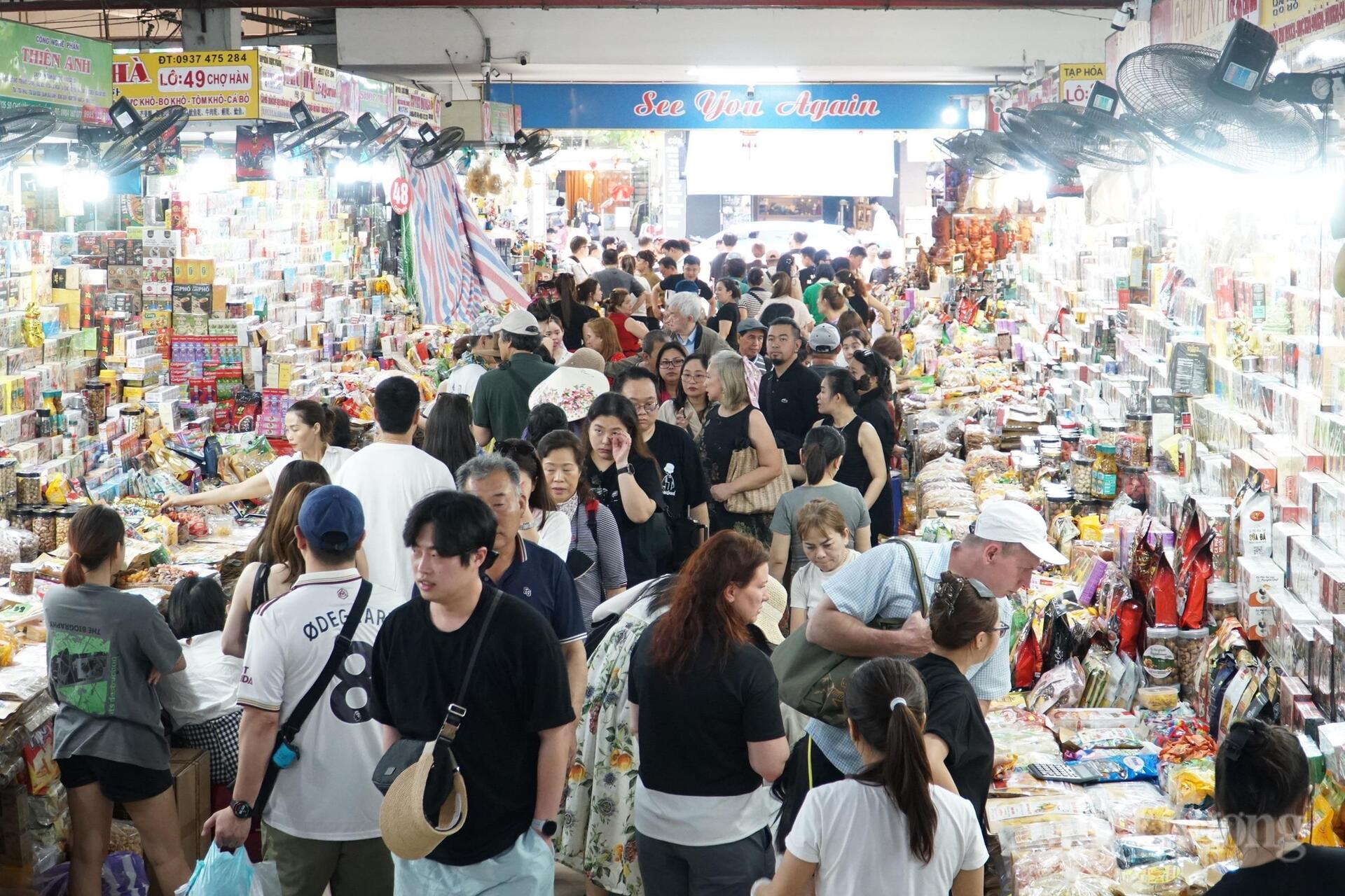 Sôi động chợ du lịch Đà Nẵng dịp Giỗ Tổ Hùng Vương - 1