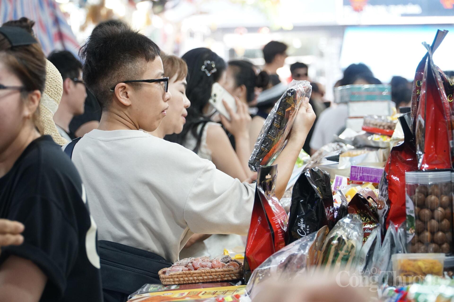 Sôi động chợ du lịch Đà Nẵng dịp Giỗ Tổ Hùng Vương - 5