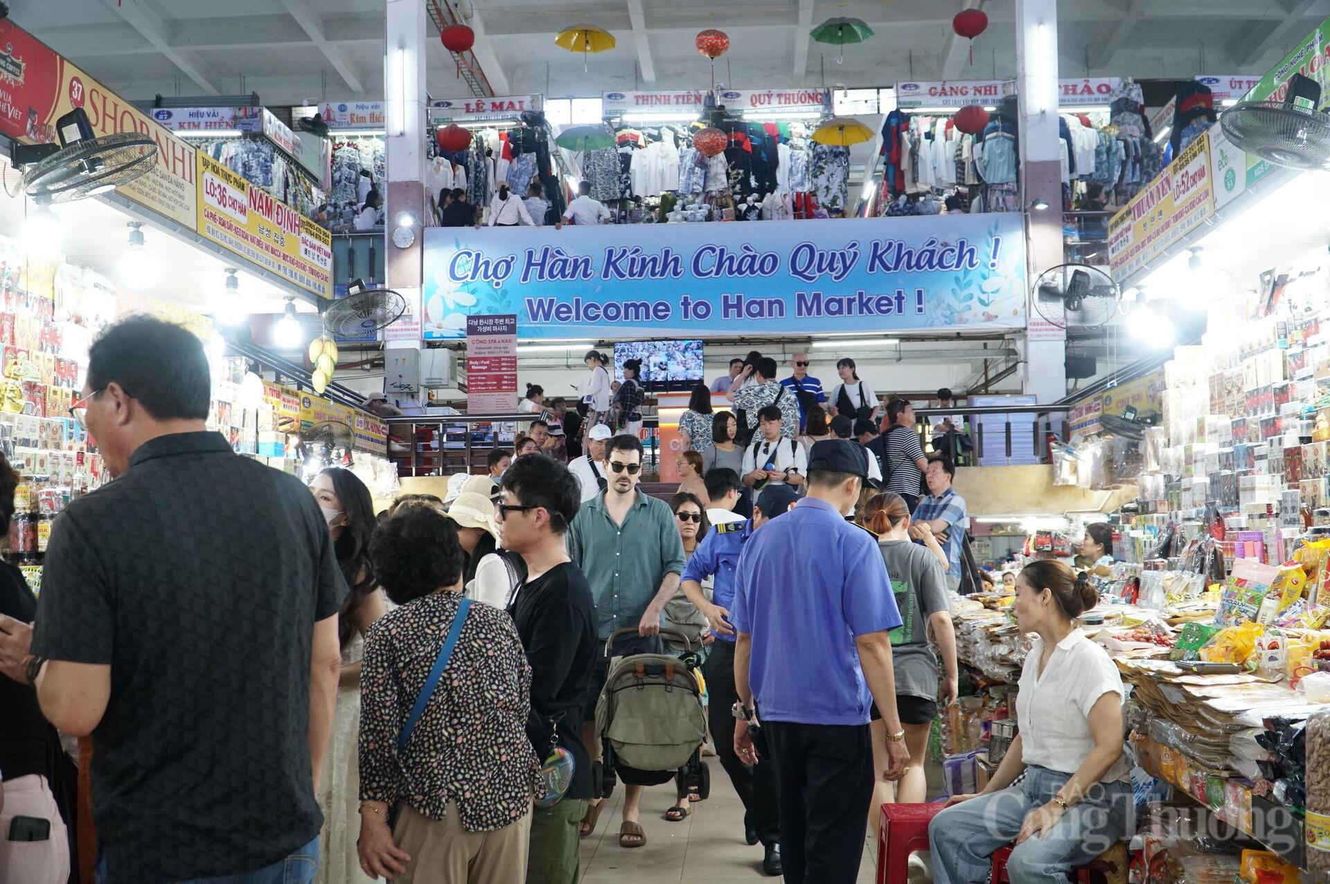 Sôi động chợ du lịch Đà Nẵng dịp Giỗ Tổ Hùng Vương - 6