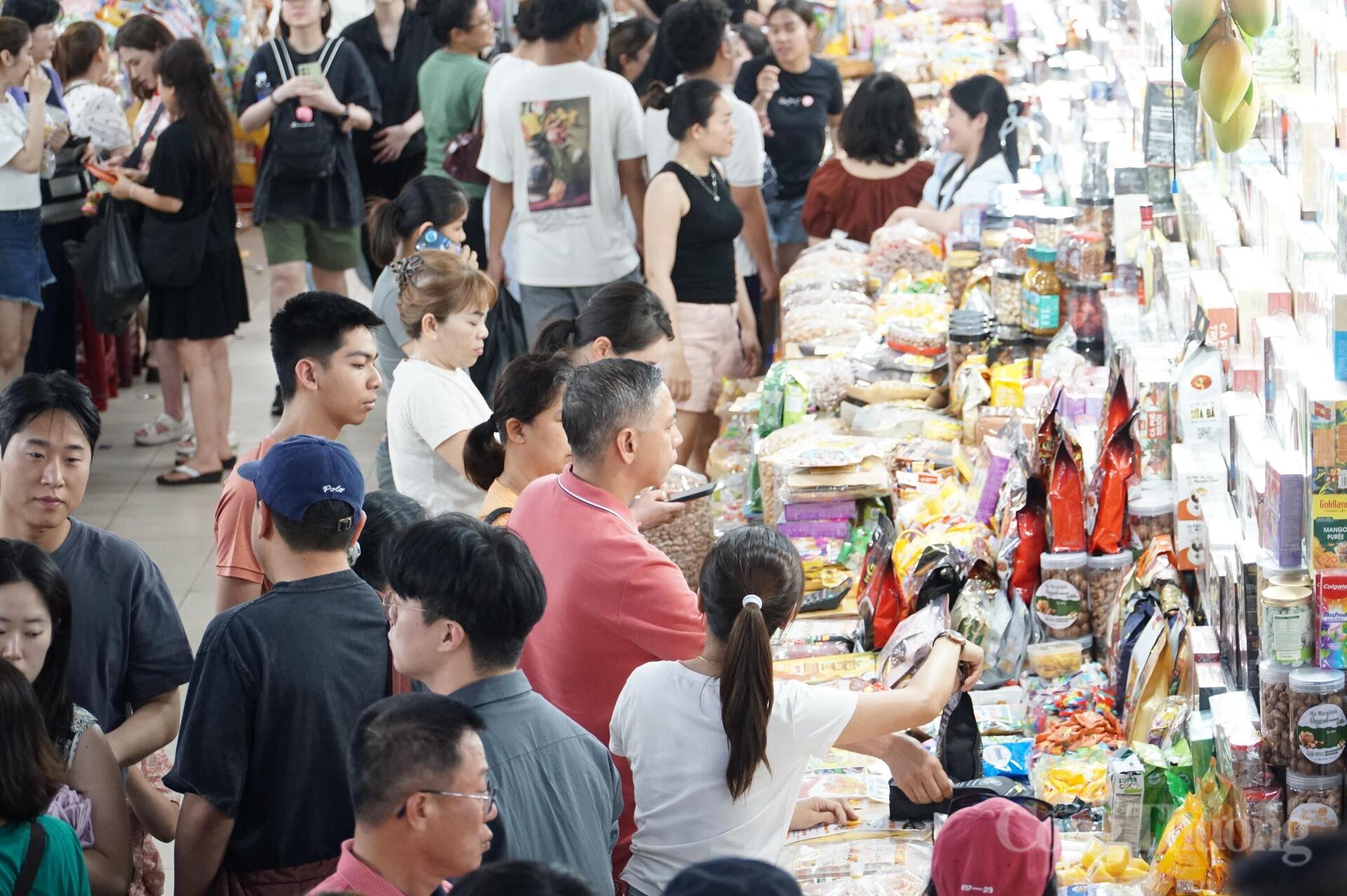 Sôi động chợ du lịch Đà Nẵng dịp Giỗ Tổ Hùng Vương - 2