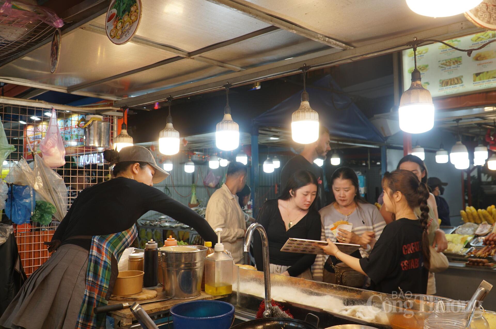 Sôi động chợ du lịch Đà Nẵng dịp Giỗ Tổ Hùng Vương - 15