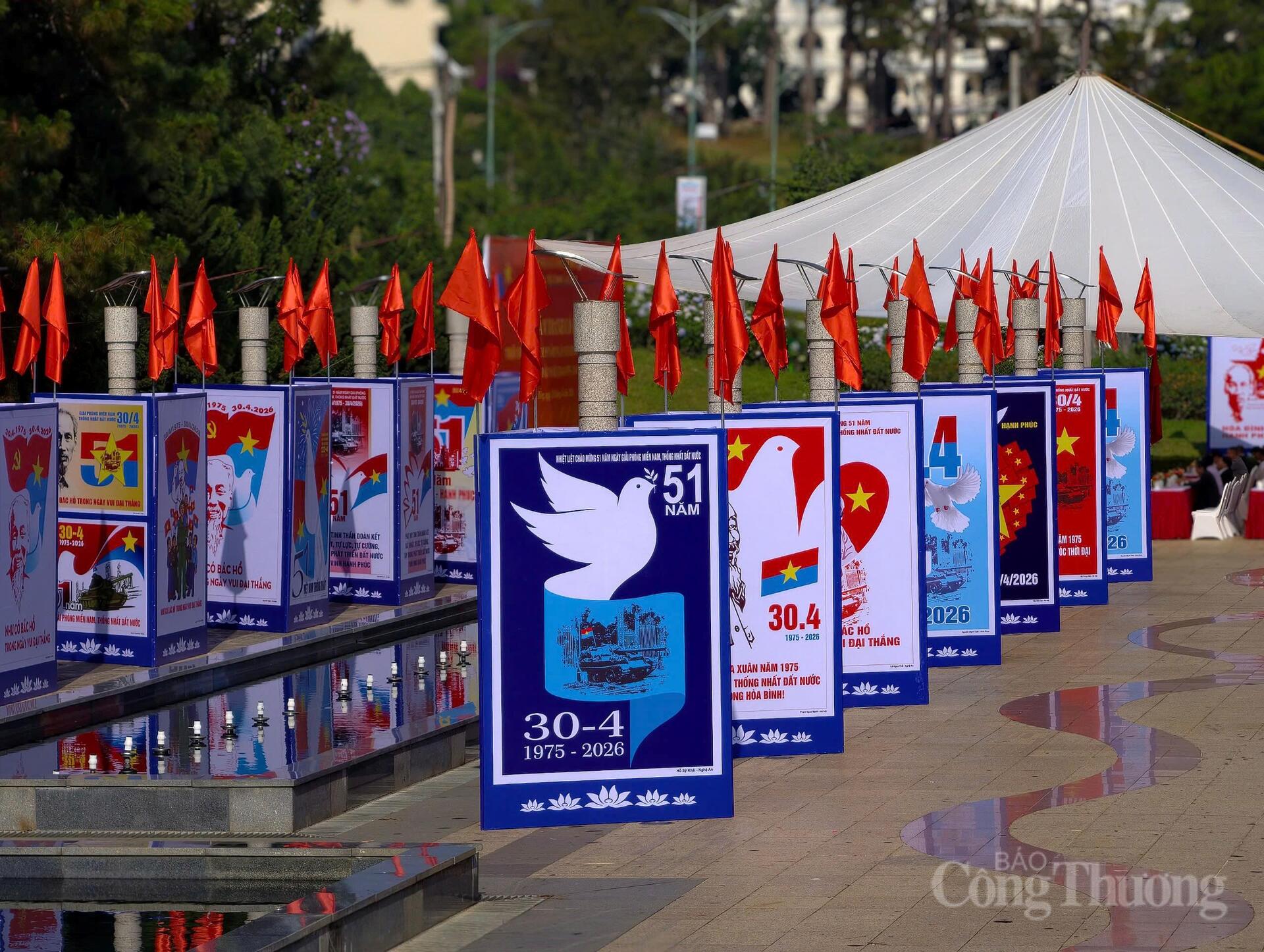 Triển lãm góp phần lan tỏa thông điệp về hòa bình và thống nhất đất nước. Ảnh: Lê Sơn