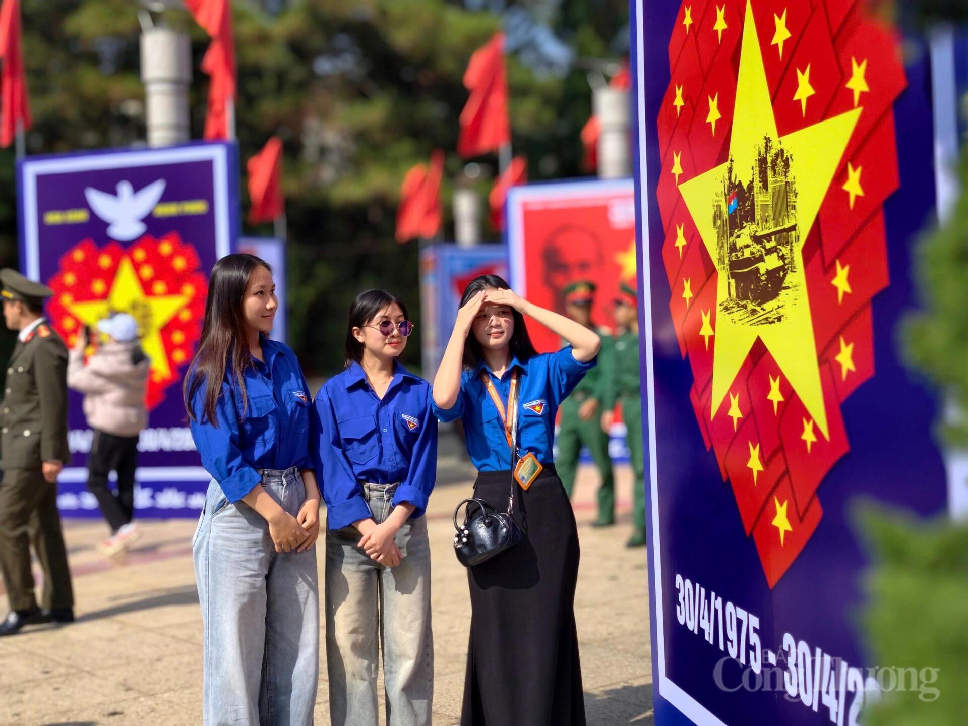 Hoạt động góp phần kết nối nghệ thuật với đời sống cộng đồng. Ảnh: Lê Sơn