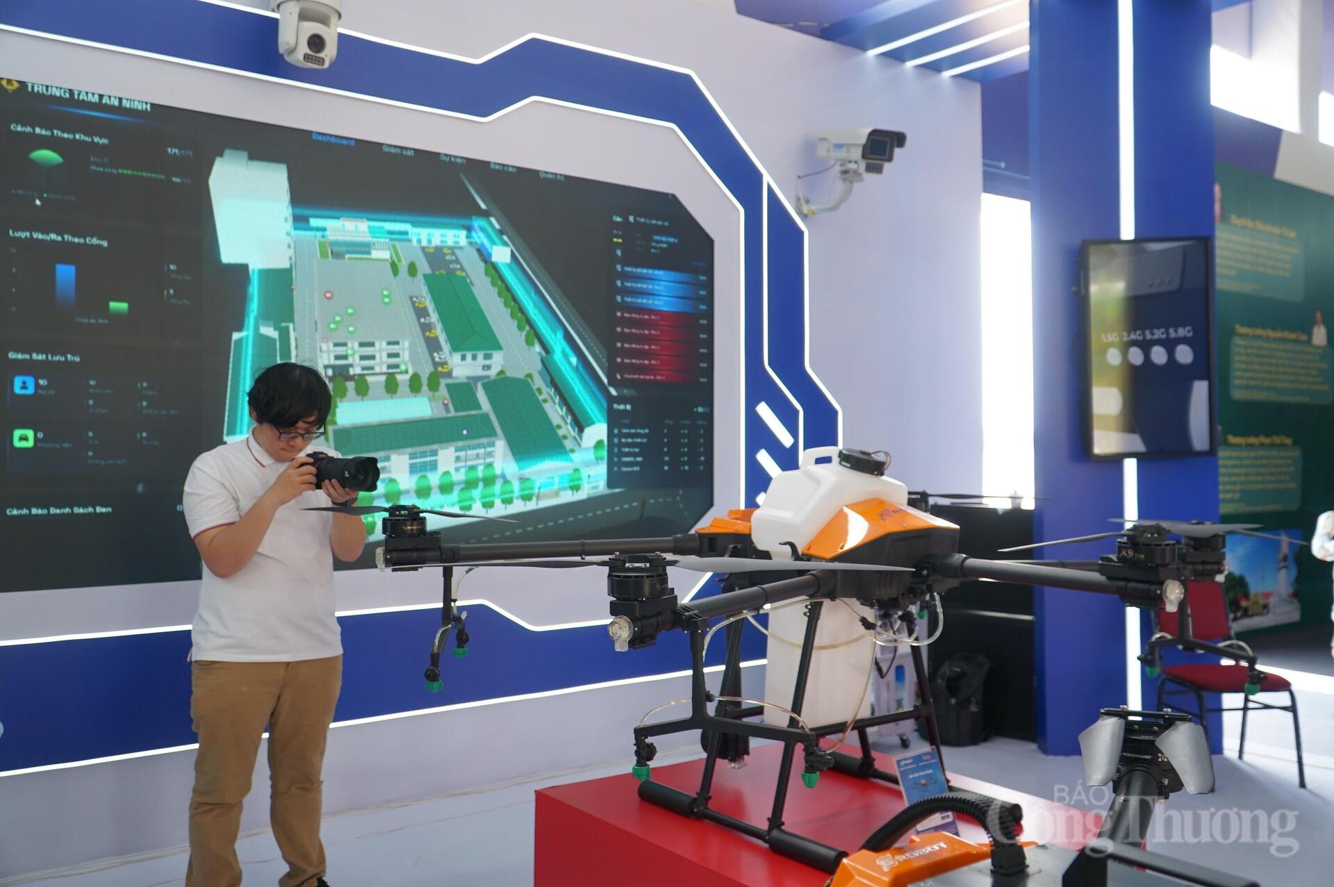 Đà Nẵng: Hàng chục nghìn người dân trải nghiệm triển lãm 'Tổ quốc bình yên' - 4