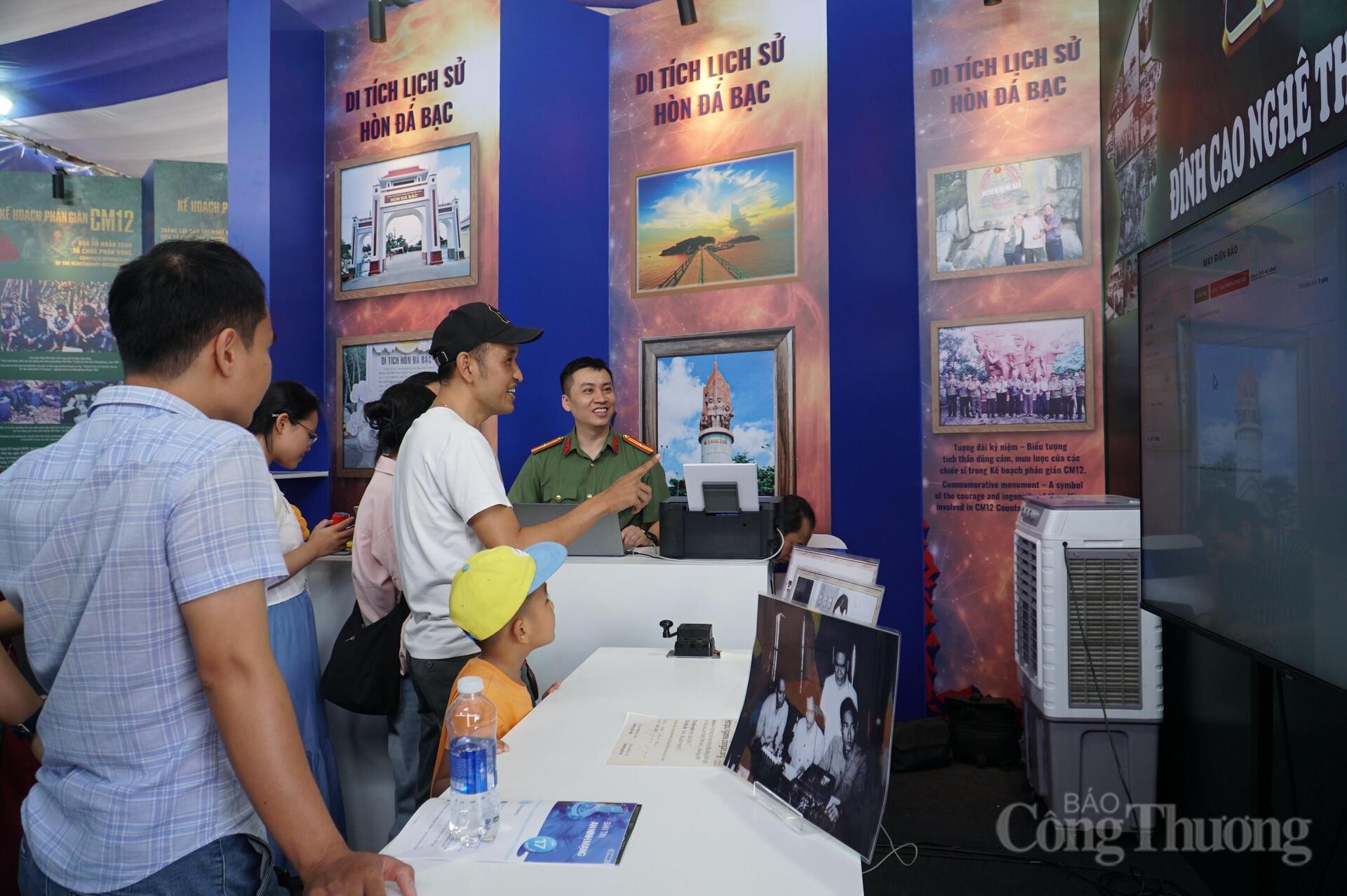 Đà Nẵng: Hàng chục nghìn người dân trải nghiệm triển lãm 'Tổ quốc bình yên' - 5