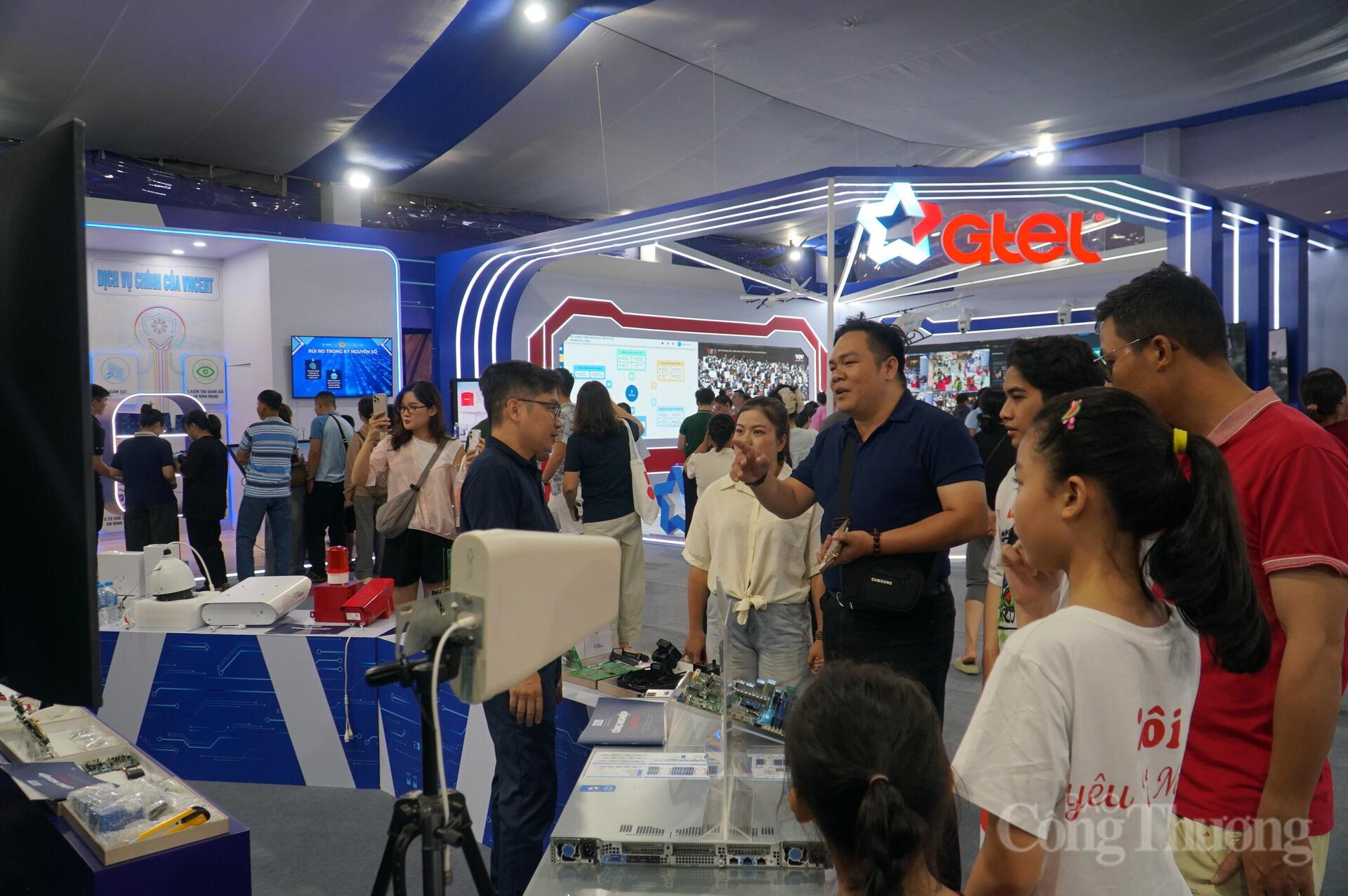 Đà Nẵng: Hàng chục nghìn người dân trải nghiệm triển lãm 'Tổ quốc bình yên' - 3