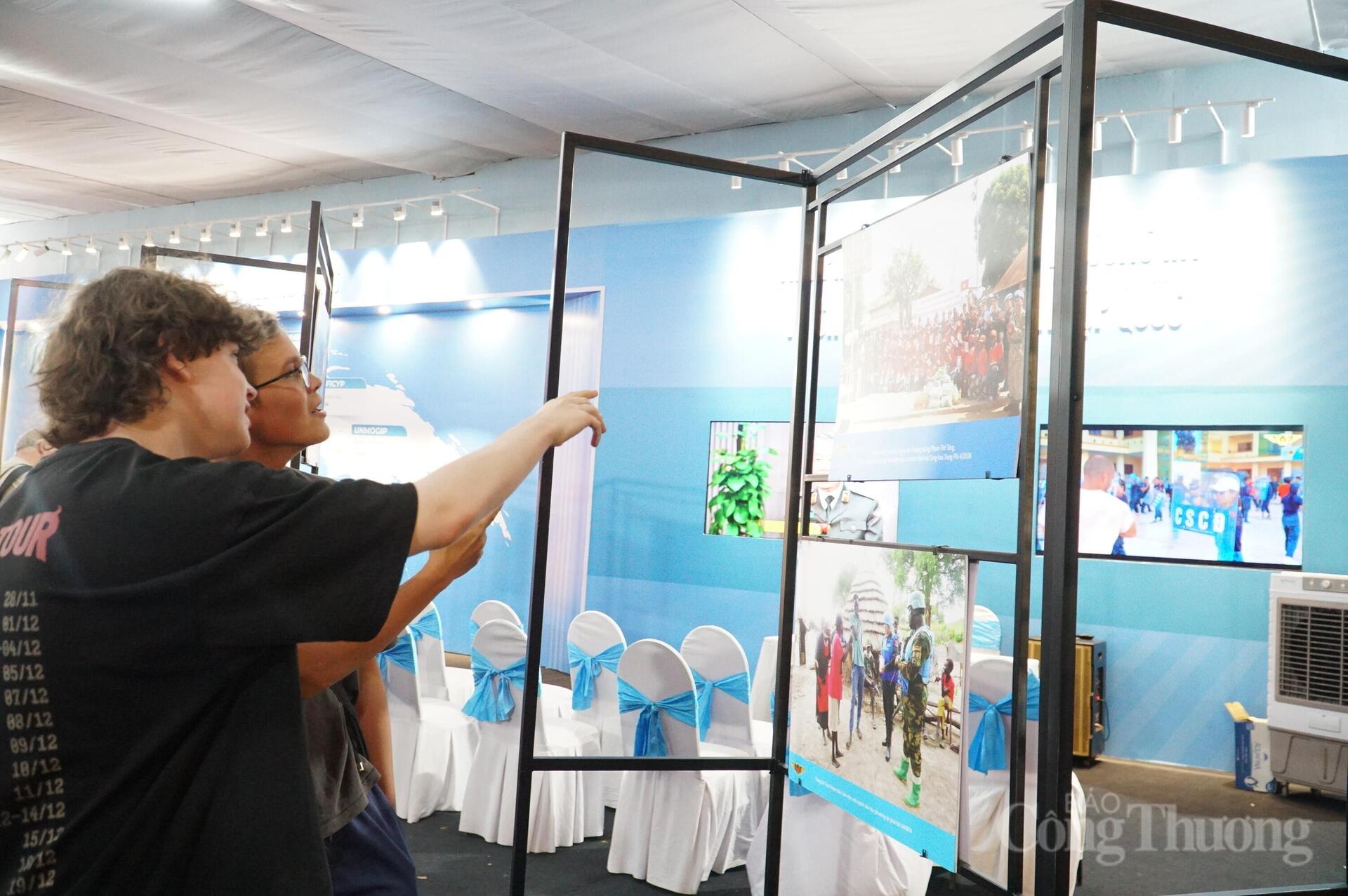 Đà Nẵng: Hàng chục nghìn người dân trải nghiệm triển lãm 'Tổ quốc bình yên' - 7