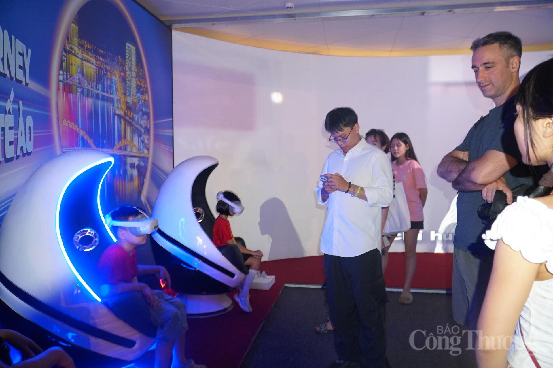 Đà Nẵng: Hàng chục nghìn người dân trải nghiệm triển lãm 'Tổ quốc bình yên' - 14