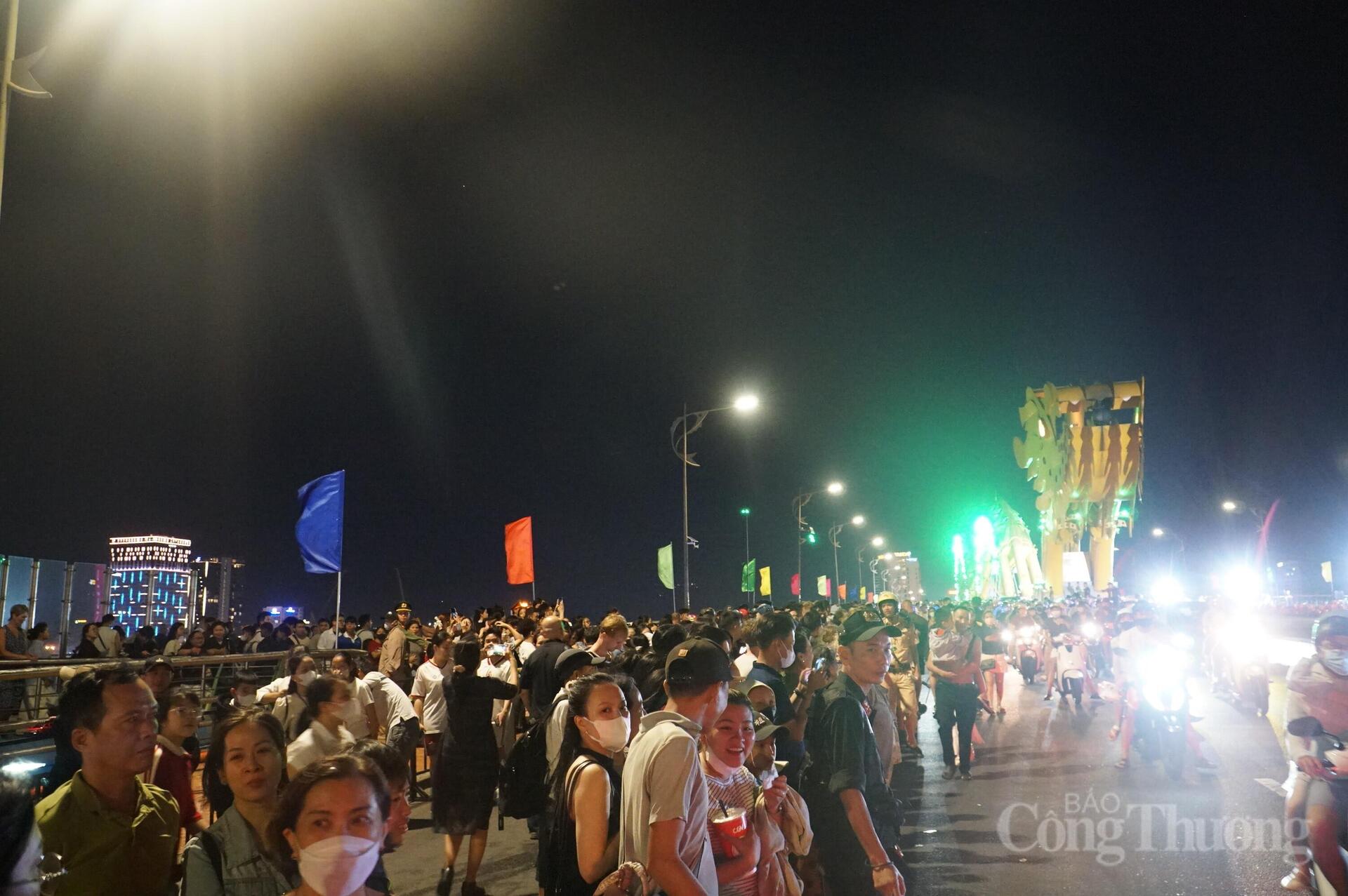 Đà Nẵng: Hàng chục nghìn người dân trải nghiệm triển lãm 'Tổ quốc bình yên' - 17