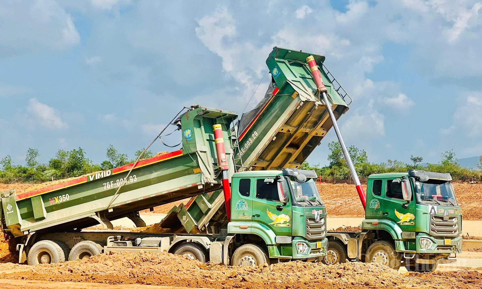 'Vượt nắng, thắng mưa' trên đại dự án nâng cấp sân bay 3.200 tỷ đồng - 3